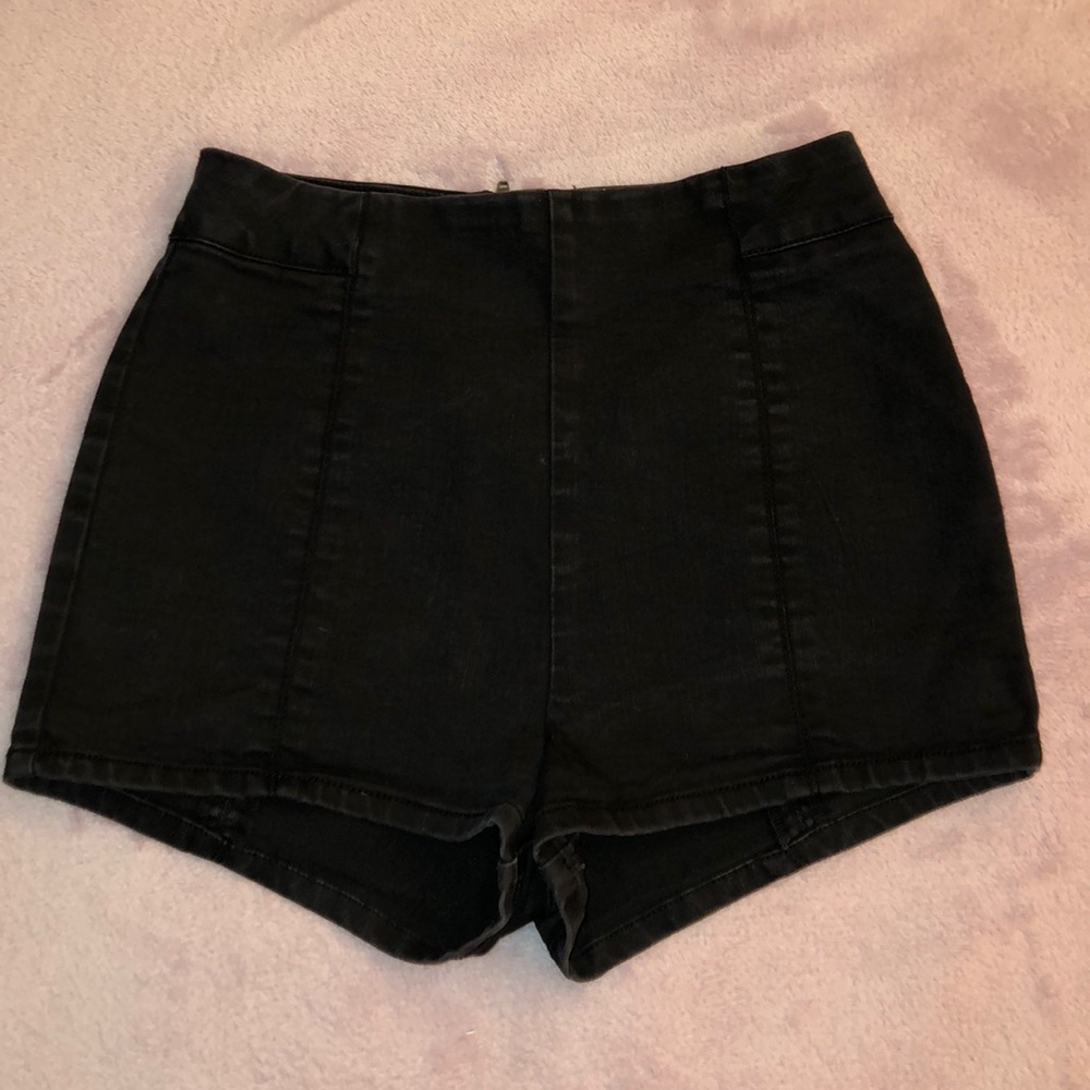 💕Stretchy black shorts